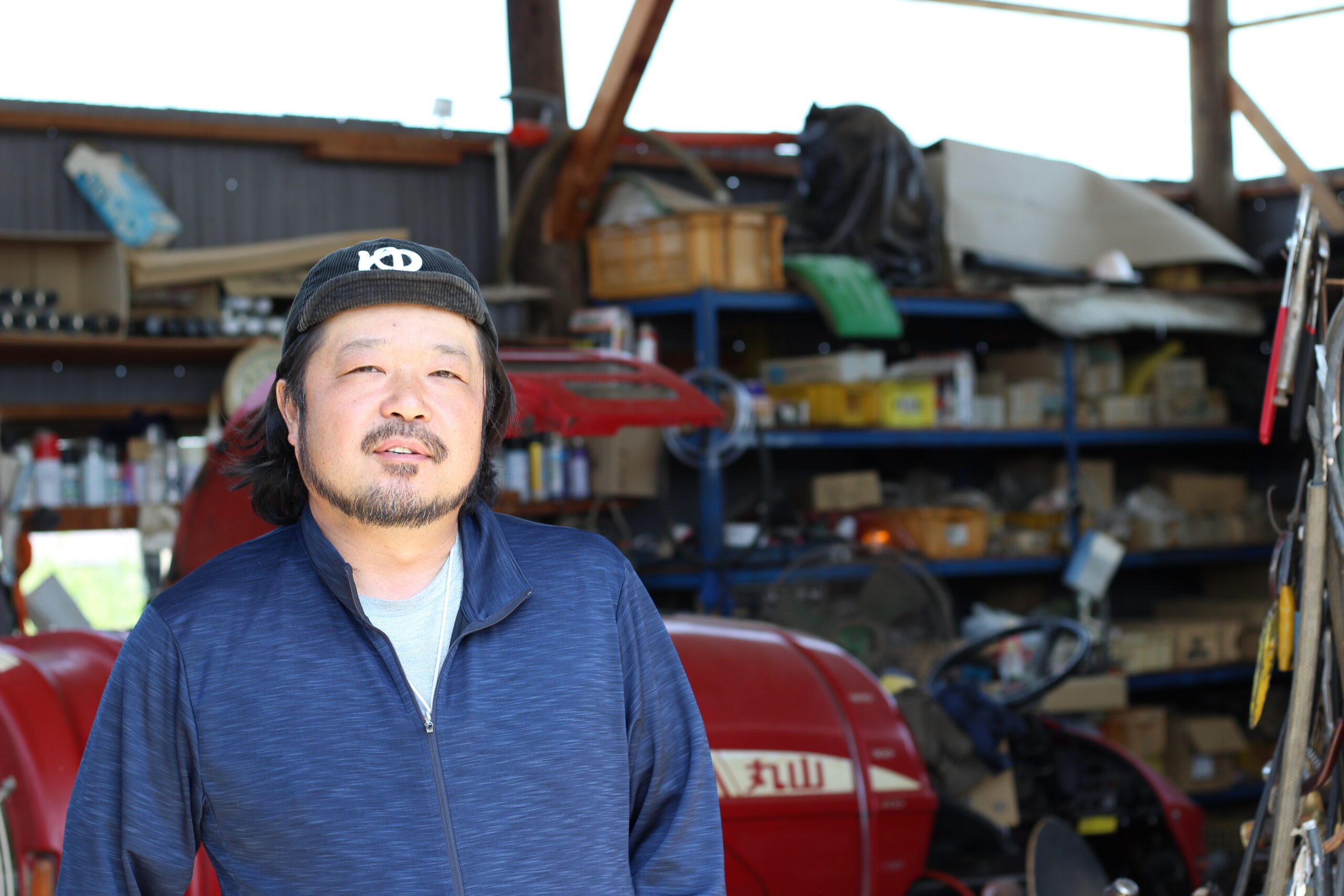 やまろく機工 今井裕也氏。作業場にて。