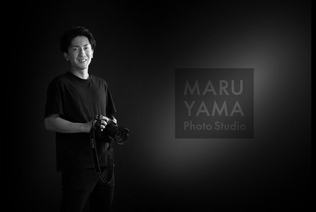 丸山写真館　丸山玄さん。スタジオにて。